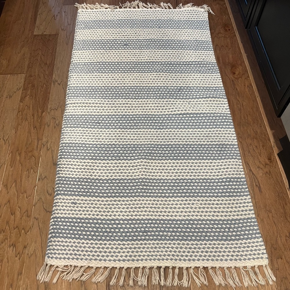 30 x 48 Striped Gray and Cream Accent Rug - Picture 1 of 4